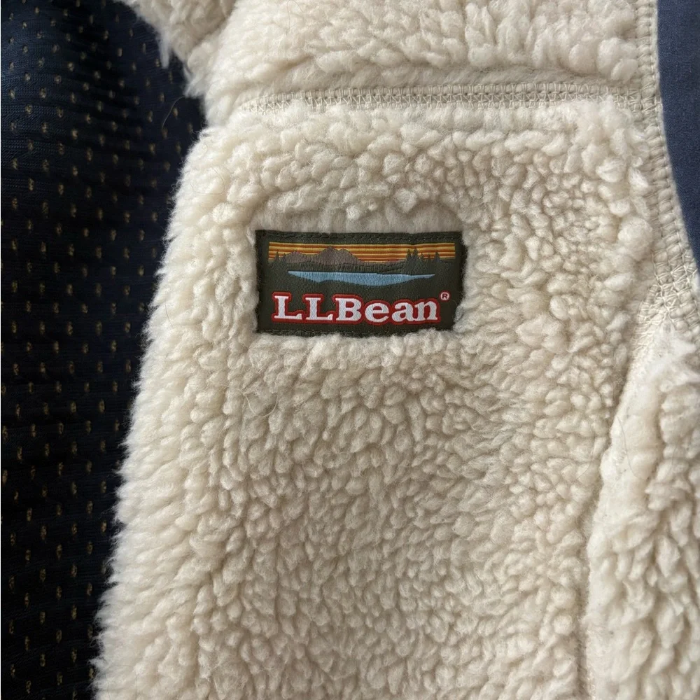 L. L. Bean Sherpa vest in great condition - Picture 6 of 6
